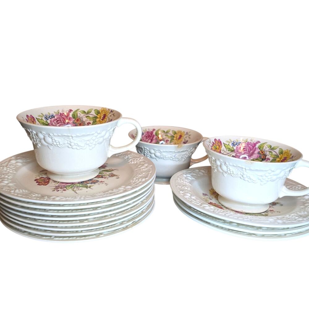 Homer Laughlin Eggshell Theme Set of 14 Plates Cups Floral Bouquet Pattern 1930s